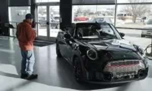 Người Mỹ chùn tay khi giá ôtô tăng cao