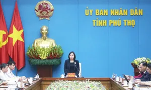 Phú Thọ yêu cầu cán bộ mặc kín đáo, váy không xẻ tà cao